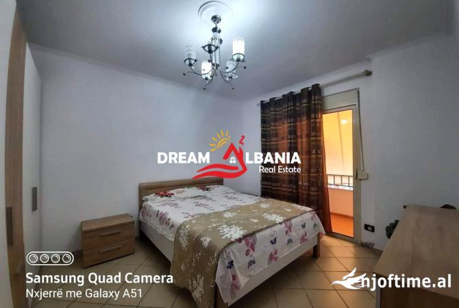 Shtepi me qera Apartament ne Tirane, 3+1, Mobilimi E mobiluar, Pagesa 800  Euro.