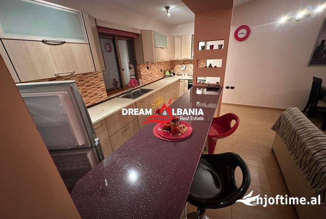 Shtepi me qera Apartament ne Tirane, 2+1, Mobilimi E mobiluar, Pagesa 500  Euro.