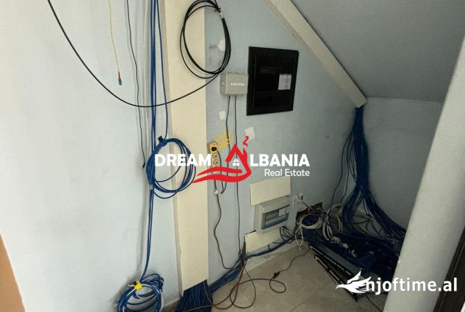 Kapanon me qera ne rrugen dytesore Vore (ID 4281250)