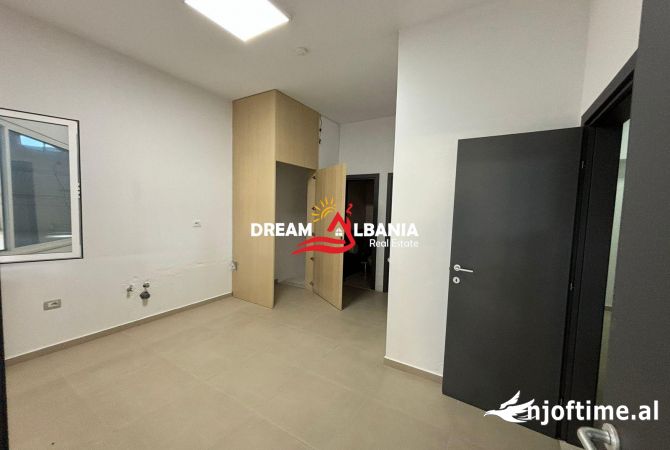 Kapanon me qera ne rrugen dytesore Vore (ID 4281250)