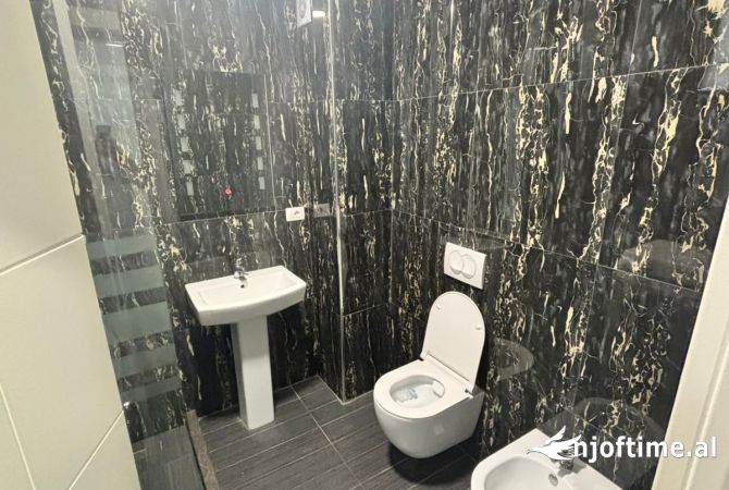 Shtepi ne shitje Apartament ne Tirane, 1+1, Mobilimi Bosh, pa mobiluar, Pagesa 97,000  Euro.