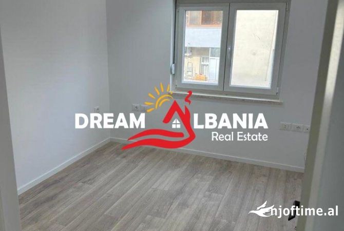 Ambient biznesi me qera 3+1 ne Tirane - 800 Euro