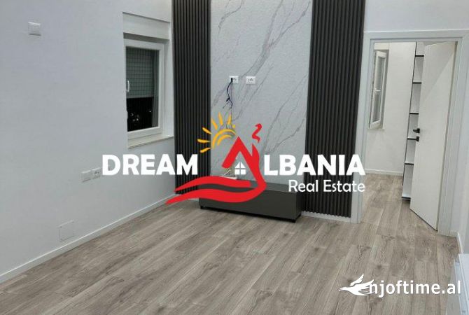 Ambient biznesi me qera 3+1 ne Tirane - 800 Euro