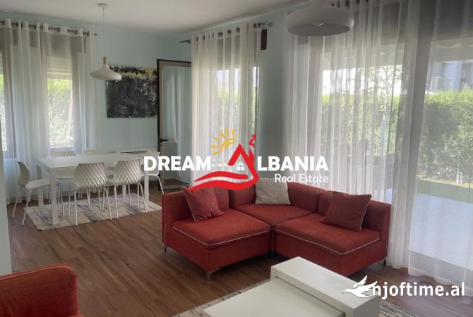 Shtepi me qera 3+1 ne Durres - 3,000 Euro