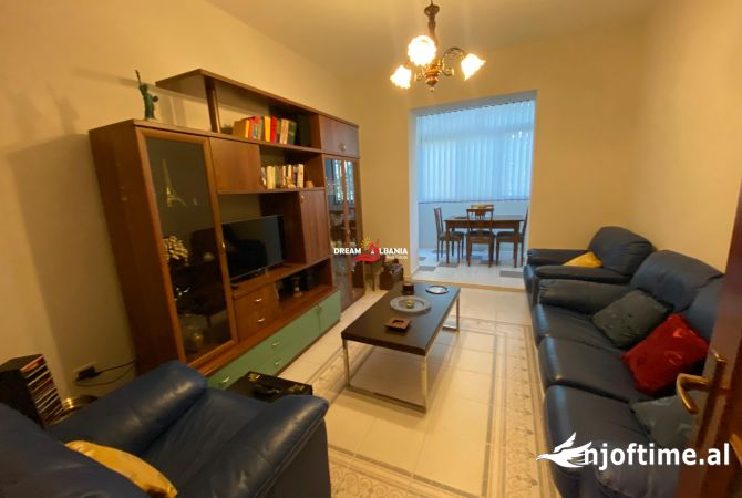 Shtepi me qera 2+1 ne Tirane - 750 Euro