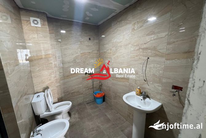 Business Property for Rent 4+1 in Tirana - 1,000 Euro