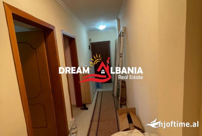 Shtepi ne shitje Apartament ne Tirane, 1+1, Mobilimi Pjeserisht e mobiluar, Pagesa 120,000  Euro.