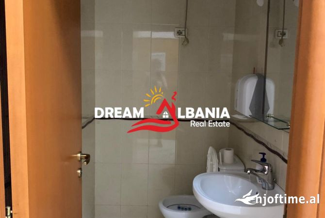Ambient biznesi me qera 3+1 ne Tirane - 700 Euro