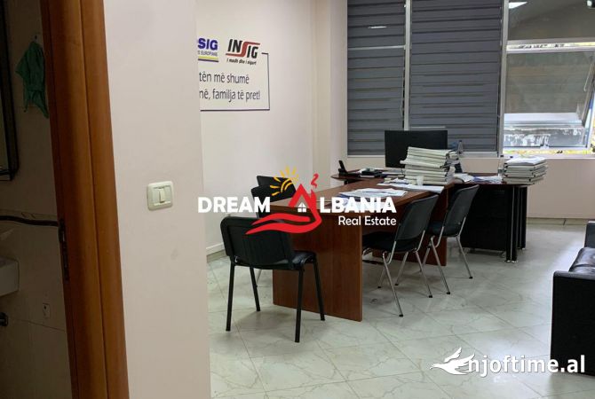 Ambient biznesi me qera 3+1 ne Tirane - 700 Euro
