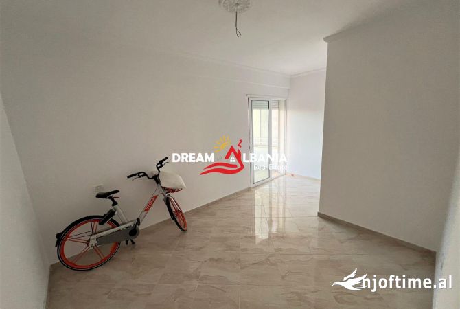 Shtepi ne shitje Apartament ne Tirane, 2+1, Mobilimi Bosh, pa mobiluar, Pagesa 115,000  Euro.