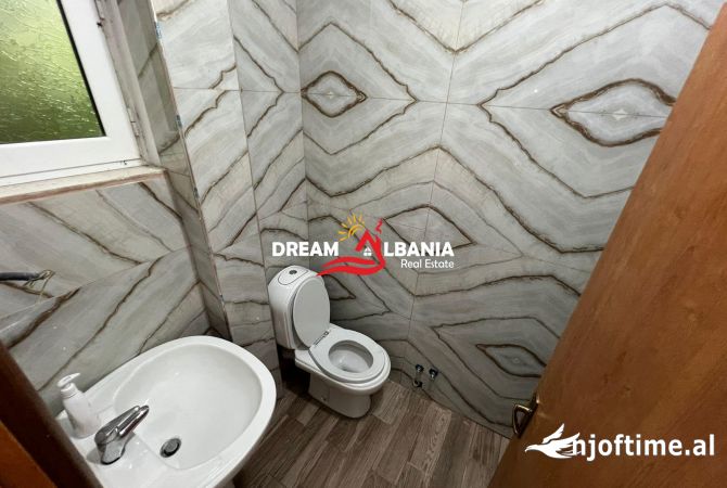 Shtepi ne shitje Apartament ne Tirane, 2+1, Mobilimi E mobiluar, Pagesa 92,000  Euro.