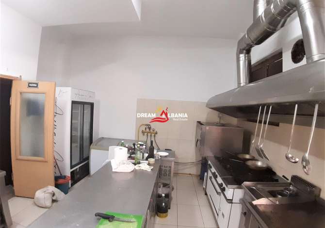 Ambient biznesi me qera 2+1 ne Tirane - 1,000 Euro