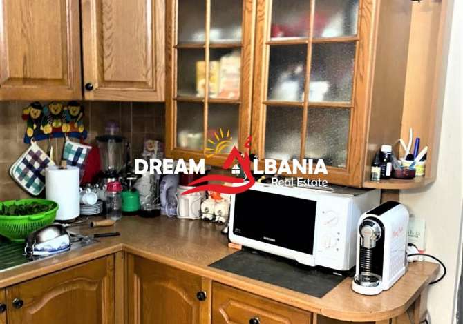 Shtepi ne shitje  ne Tirane, 2+1, Mobilimi E mobiluar, Pagesa 95,000  Euro.