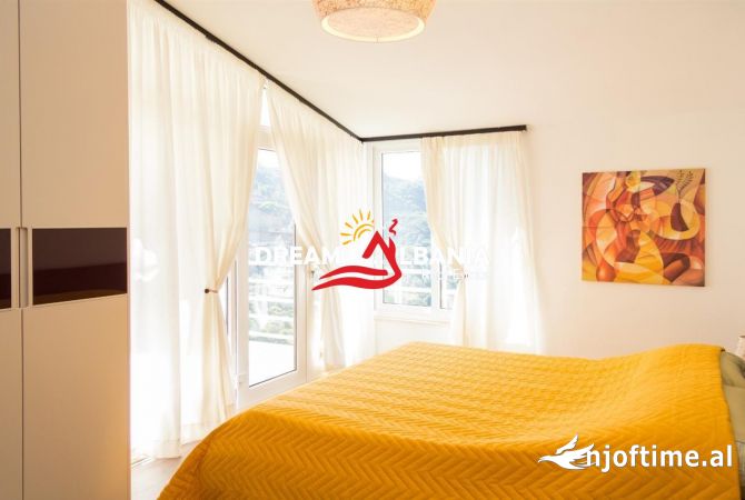 Shtepi me qera Apartament ne Tirane, 3+1, Mobilimi E mobiluar, Pagesa 1,000  Euro.