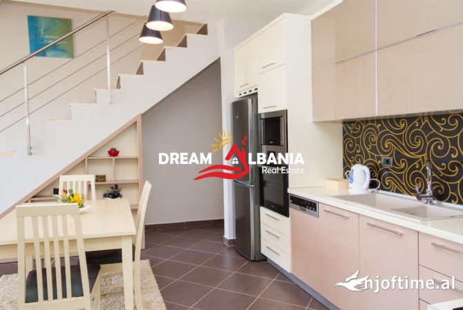Shtepi me qera Apartament ne Tirane, 3+1, Mobilimi E mobiluar, Pagesa 1,000  Euro.
