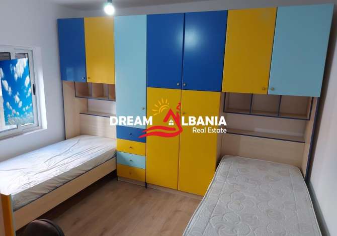 Shtepi ne shitje  ne Tirane, 2+1, Mobilimi E mobiluar, Pagesa 68,000  Euro.