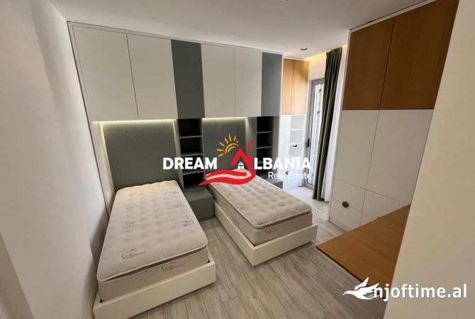 Shtepi ne shitje Apartament ne Tirane, 3+1, Mobilimi E mobiluar, Pagesa 275,000  Euro.