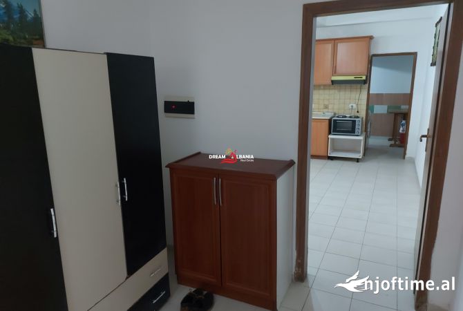 Shtepi ne shitje Apartament ne Tirane, 1+1, Mobilimi E mobiluar, Pagesa 96,000  Euro.