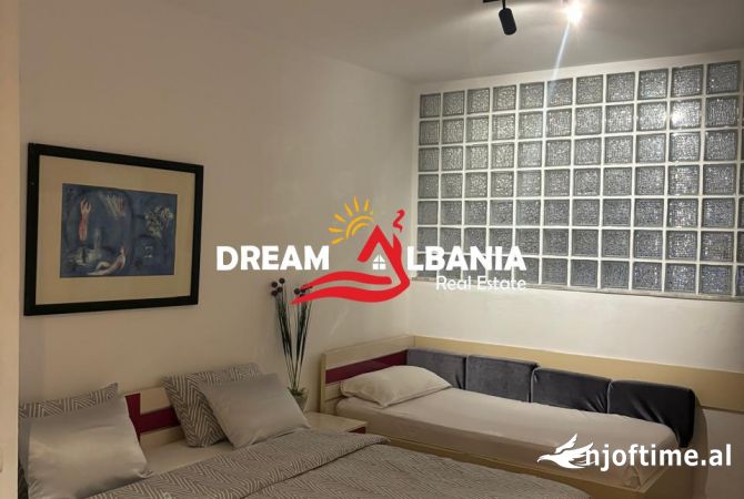 Shtepi ne shitje Apartament ne Tirane, 1+1, Mobilimi E mobiluar, Pagesa 130,000  Euro.