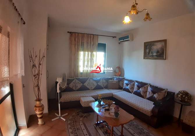 Shtepi ne shitje  ne Tirane, 1+1, Mobilimi E mobiluar, Pagesa 52,000  Euro.