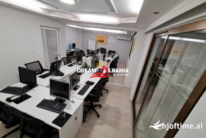 Ambient biznesi me qera 3+1 ne Tirane - 790 Euro
