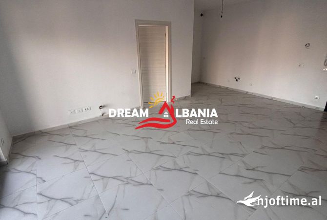 Shtepi ne shitje Apartament ne Tirane, 2+1, Mobilimi Bosh, pa mobiluar, Pagesa 339,000  Euro.