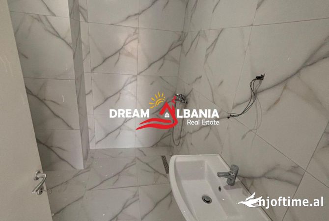 Shtepi ne shitje Apartament ne Tirane, 2+1, Mobilimi Bosh, pa mobiluar, Pagesa 339,000  Euro.