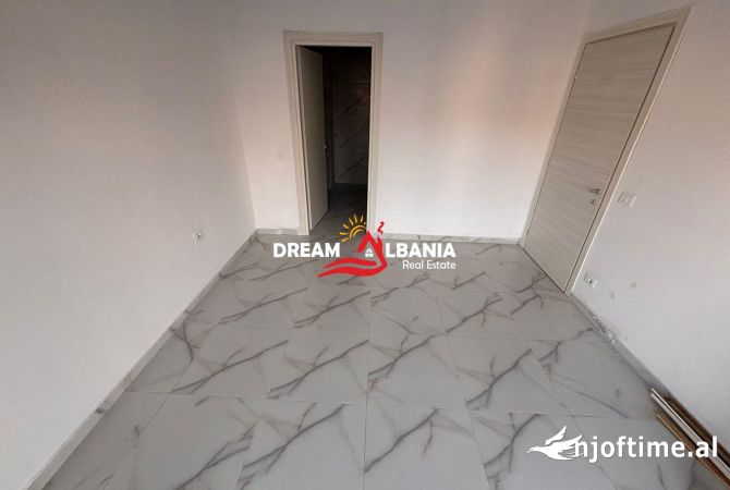Shtepi me qera Apartament ne Tirane, 2+1, Mobilimi Bosh, pa mobiluar, Pagesa 780  Euro.
