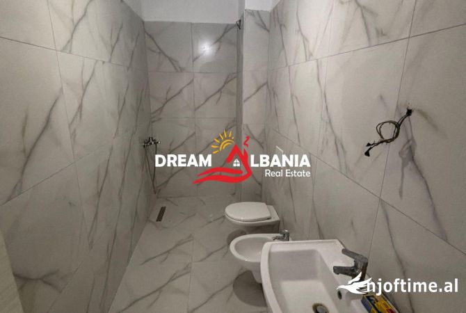 Shtepi me qera Apartament ne Tirane, 2+1, Mobilimi Bosh, pa mobiluar, Pagesa 780  Euro.