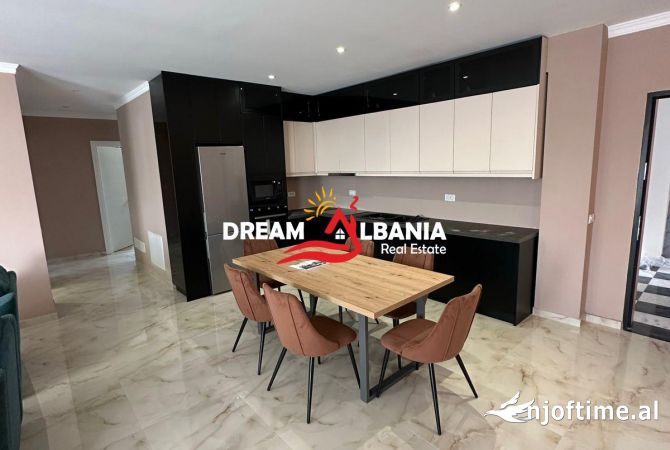 Shtepi me qera 3+1 ne Tirane - 1,200 Euro