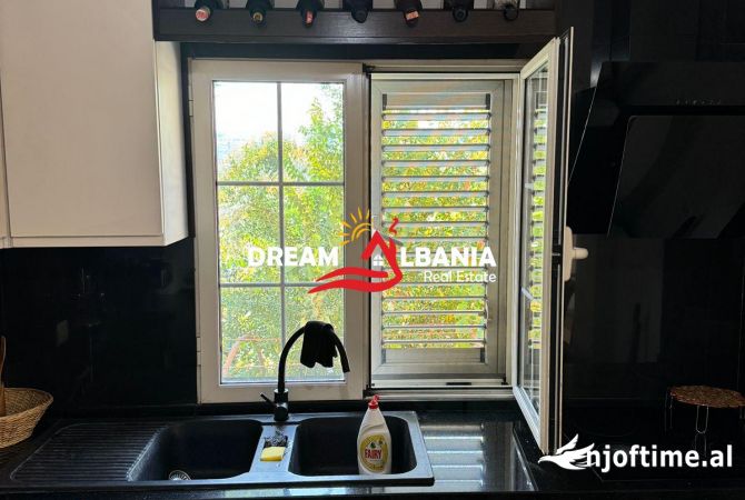 Shtepi me qera Apartament ne Tirane, 3+1, Mobilimi E mobiluar, Pagesa 500  Euro.