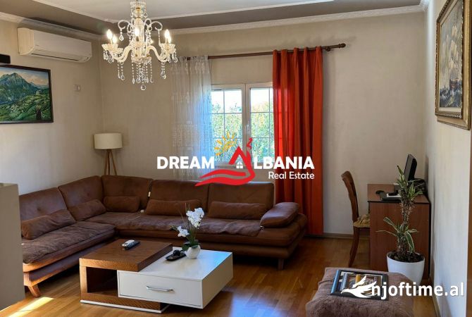Shtepi me qera Apartament ne Tirane, 3+1, Mobilimi E mobiluar, Pagesa 500  Euro.