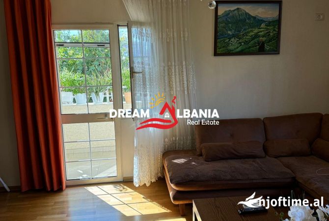 Shtepi me qera Apartament ne Tirane, 3+1, Mobilimi E mobiluar, Pagesa 500  Euro.