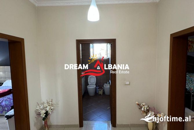 Shtepi me qera Apartament ne Tirane, 3+1, Mobilimi E mobiluar, Pagesa 500  Euro.