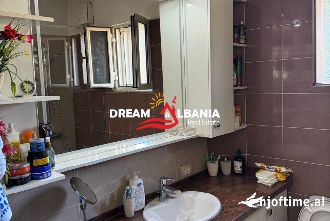 Shtepi me qera Apartament ne Tirane, 3+1, Mobilimi E mobiluar, Pagesa 500  Euro.