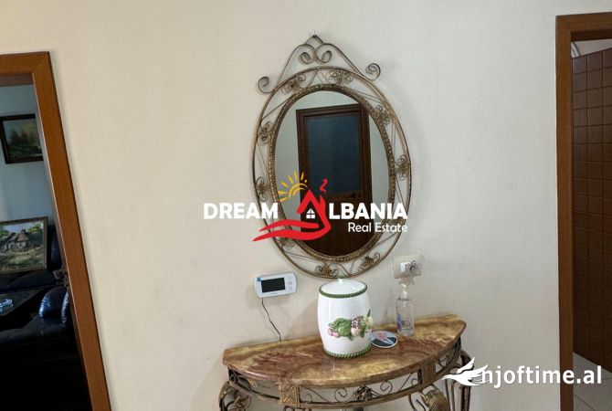 Shtepi me qera Apartament ne Tirane, 3+1, Mobilimi E mobiluar, Pagesa 500  Euro.