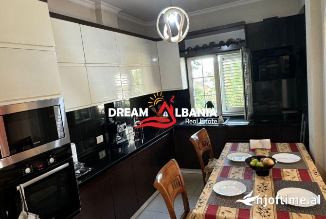 Shtepi me qera Apartament ne Tirane, 3+1, Mobilimi E mobiluar, Pagesa 500  Euro.