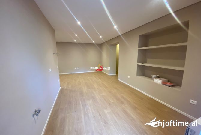 Ambient biznesi me qera 3+1 ne Tirane - 950 Euro