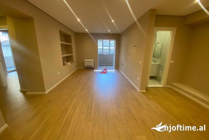 Ambient biznesi me qera 3+1 ne Tirane - 950 Euro