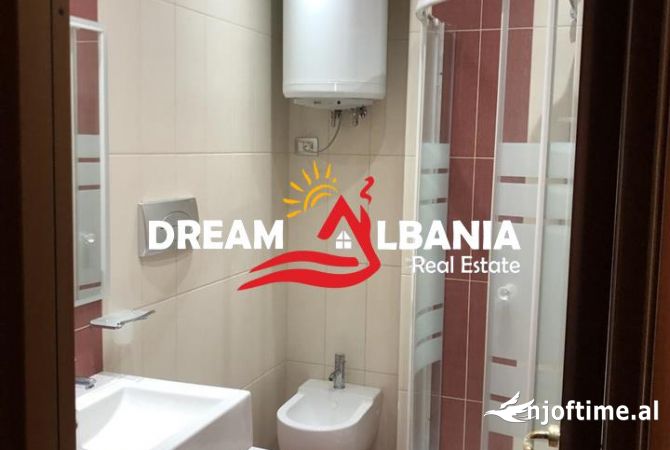 Shtepi me qera Apartament ne Tirane, 3+1, Mobilimi E mobiluar, Pagesa 1,000  Euro.