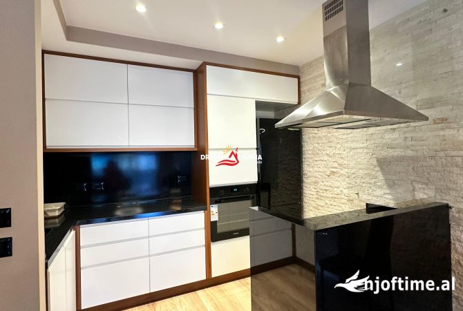 Shtepi me qera 2+1 ne Tirane - 1,000 Euro