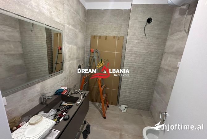 Jepet me qera apartament 2+1+2 per zyra ne Myslym Shyr, prane gjimnazit Arben Broci (ID 42215019)