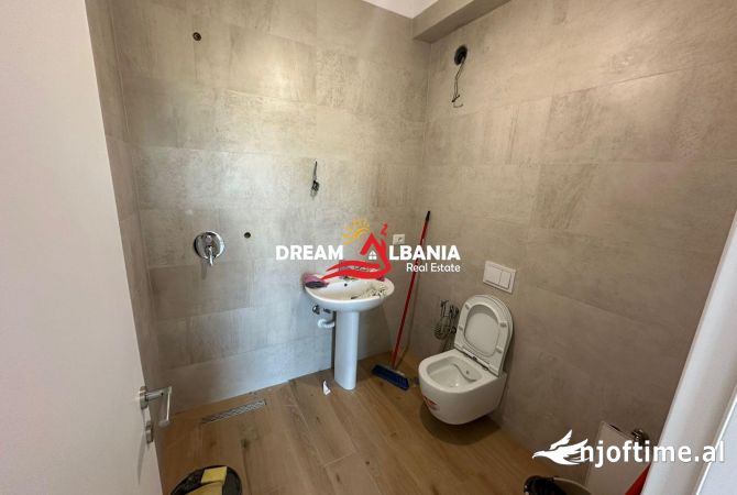Jepet me qera apartament 2+1+2 per zyra ne Myslym Shyr, prane gjimnazit Arben Broci (ID 42215019)