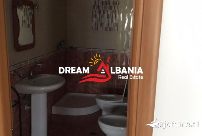 Shtepi me qera 2+1 ne Tirane - 650 Euro