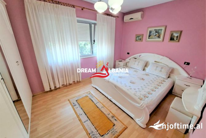 Shtepi me qera Apartament ne Tirane, 2+1, Mobilimi E mobiluar, Pagesa 700  Euro.