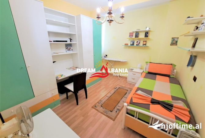 Shtepi me qera Apartament ne Tirane, 2+1, Mobilimi E mobiluar, Pagesa 700  Euro.
