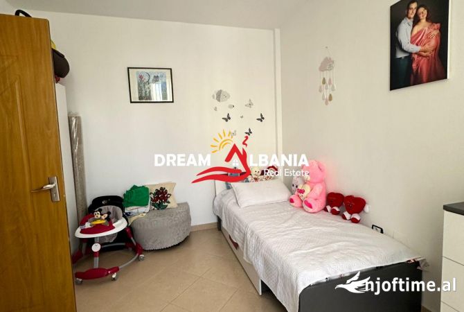Shtepi ne shitje Apartament ne Tirane, 2+1, Mobilimi E mobiluar, Pagesa 123,000  Euro.