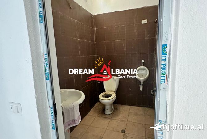 Ambient biznesi ne shitje 1+1 ne Tirane - 42,500 Euro