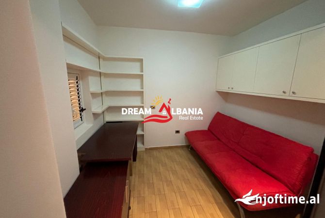 Shtepi me qera Apartament ne Tirane, 2+1, Mobilimi E mobiluar, Pagesa 900  Euro.