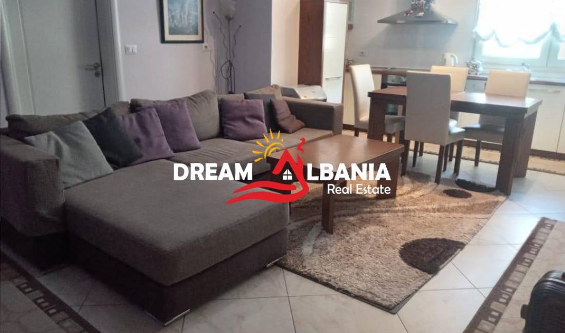 Shtepi ne shitje  ne Tirane, 2+1, Mobilimi E mobiluar, Pagesa 55,000  Euro.